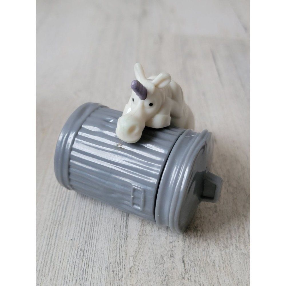 Onward unicorn trash McDonald's 20/20 Disney‎ Pixar toy figure